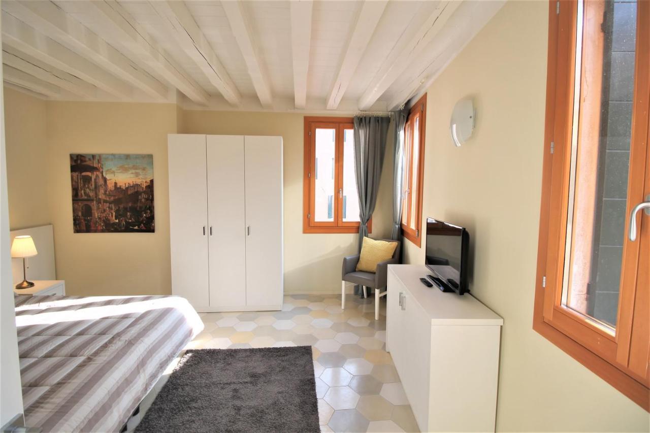 New And Spacious Apartment Venice